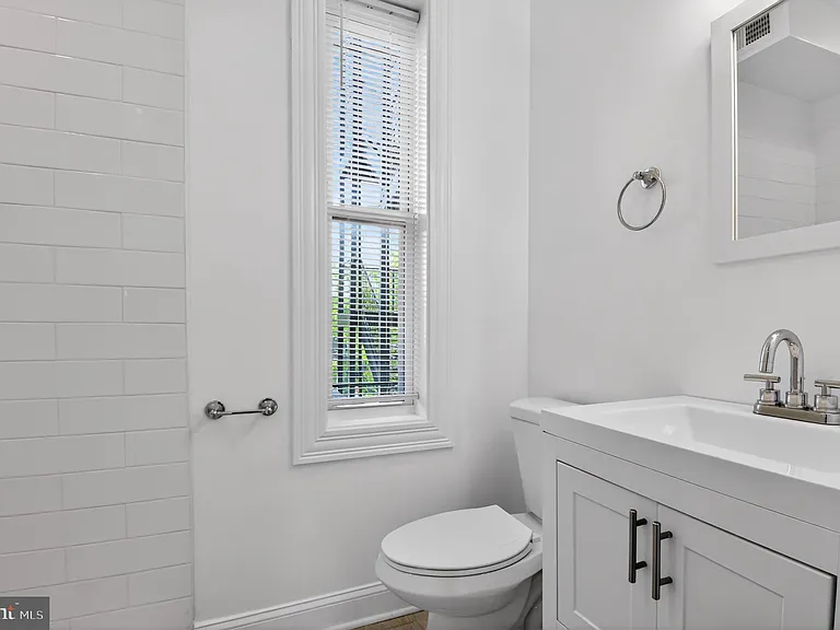 1707 N Capitol St NE #1 — Photo 9