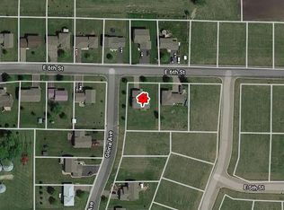 320 E 6th St, Green Isle, MN 55338