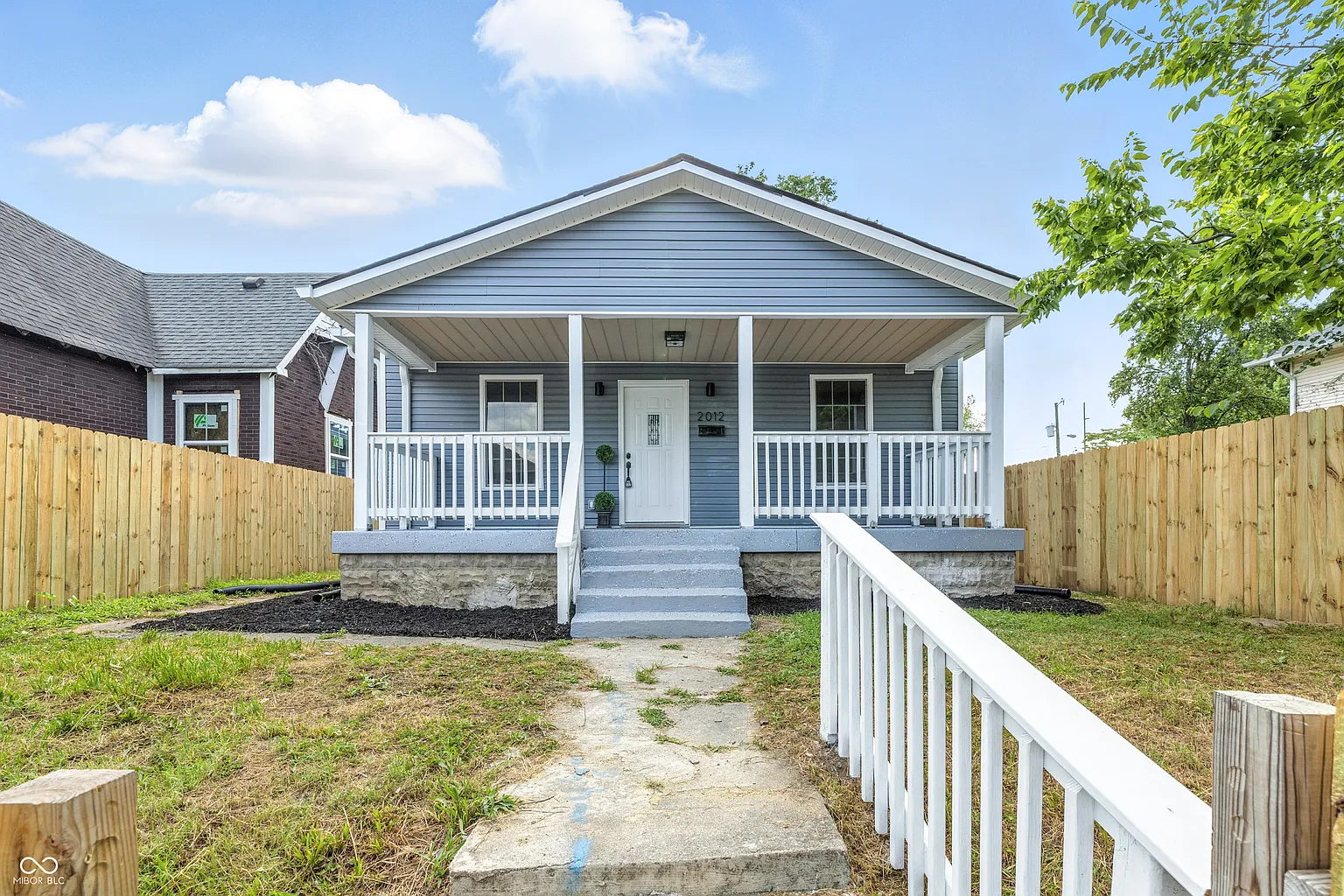 2012 N Dexter St photo 1