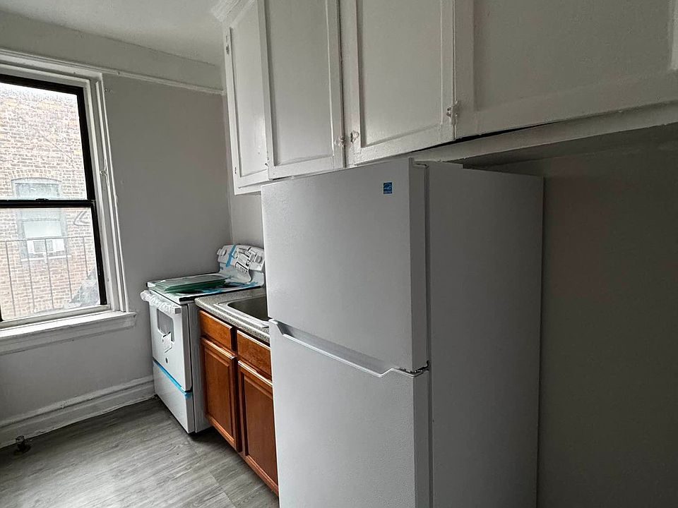 2nd image of 55 E 21st St APT 6H