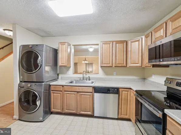 41 Kings Wharf Pl, Waldorf, MD 20602