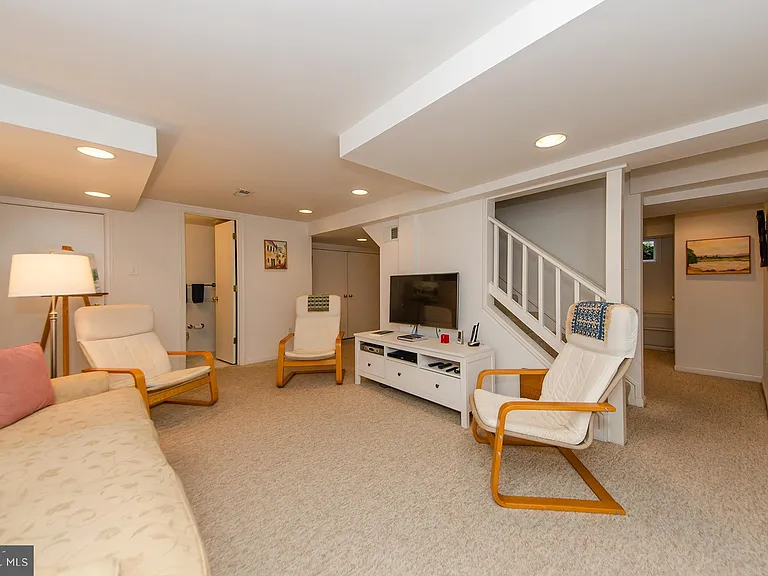 1308 Tracy Pl — Photo 41