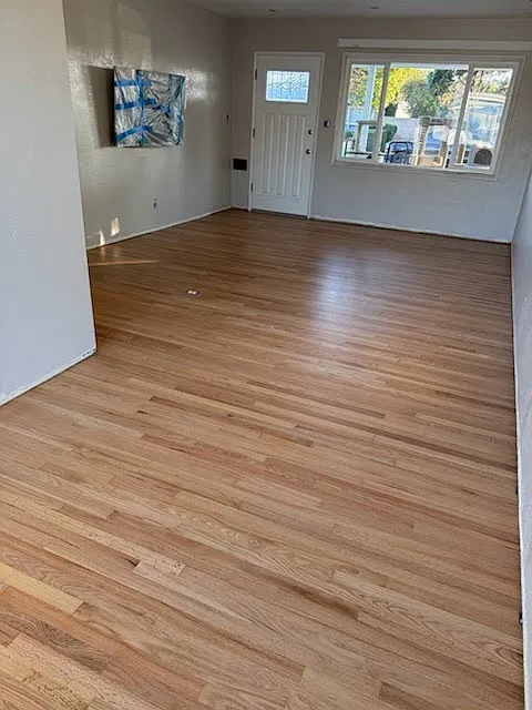 3 bed, 1040 sqft, $3,750 — Photo 3