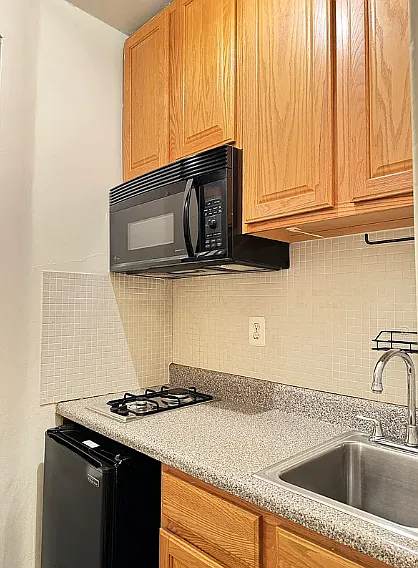 225 West 15th Street — Photo 3