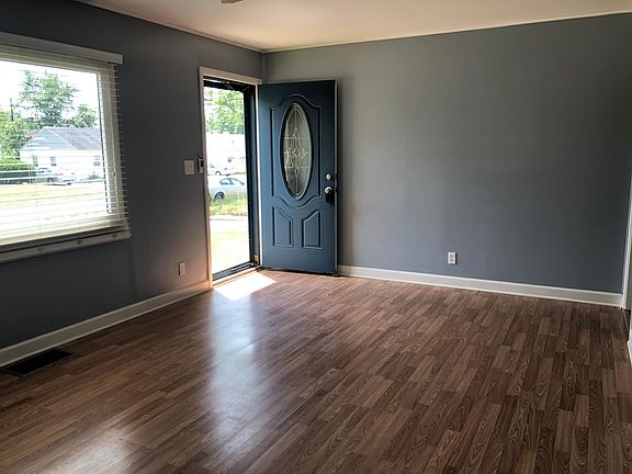3rd image of 801 W Purtscher Dr