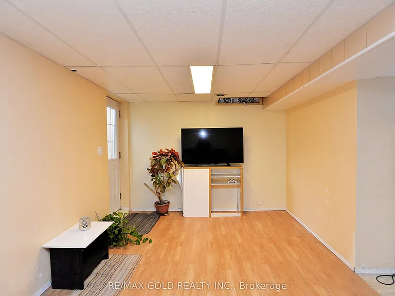 9 Ravenswood Dr #BASEMENT — Photo 10