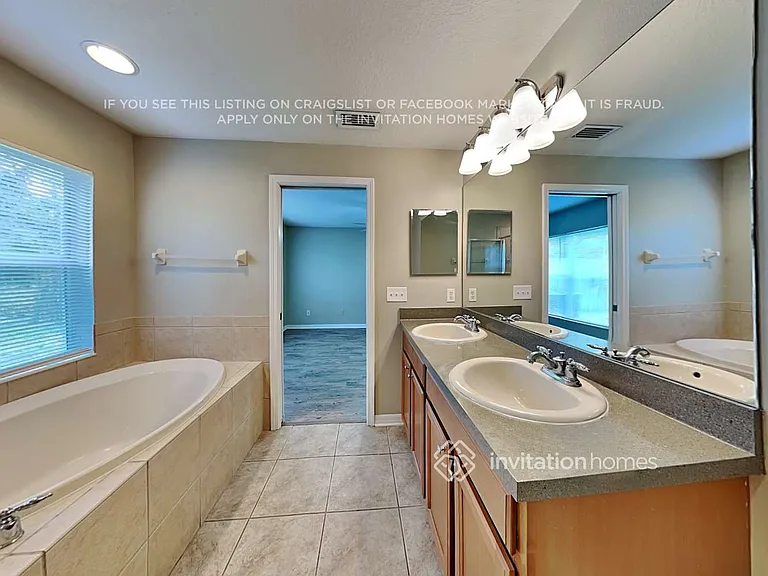 10327 Avelar Ridge Dr — Photo 15