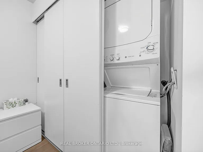 170 Fort York Blvd #407 — Photo 26