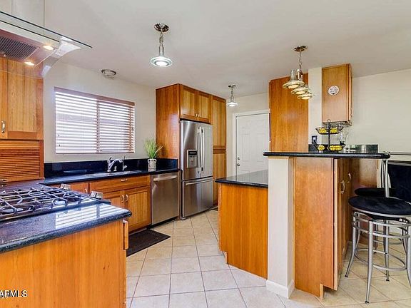 3rd image of 506 E MINTON Drive