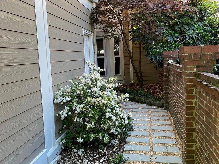 803 Greenleaf Ave — Photo 2