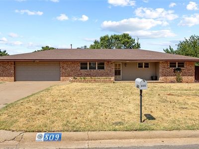 809 E Arlington Ave, Weatherford, OK, 73096