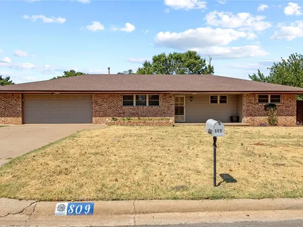 809 E Arlington Ave, Weatherford, OK 73096