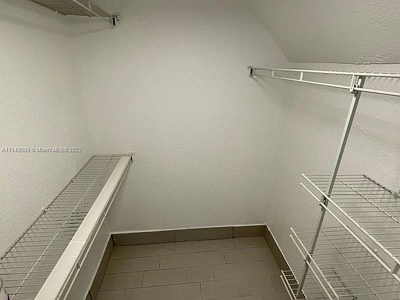5th image of 3245 Virginia St APT 16