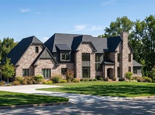 1 Hawthorne I Manor Hl, Town And Country, MO 63131