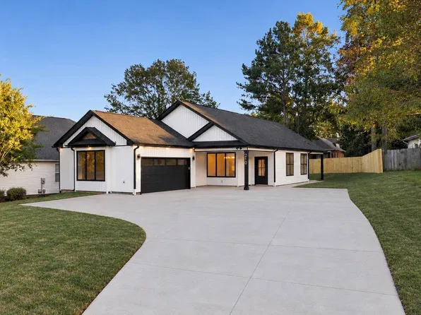 210 Riverrun Dr, Spartanburg, SC 29303