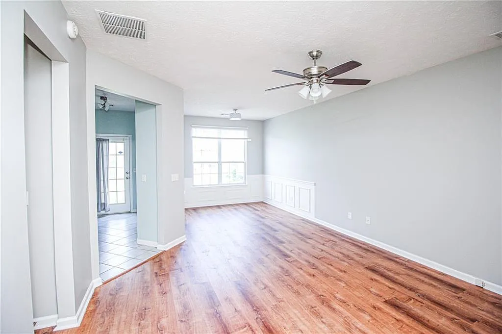 3 bed, 2.5 bath, 1506 sqft, $1,850 — Photo 3