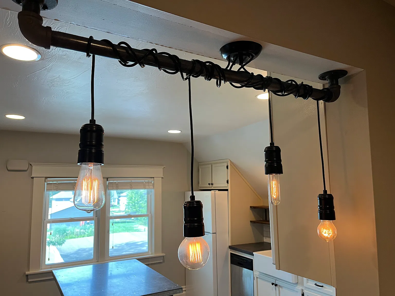 2 bed, 719 sqft, $1,500 — Photo 3