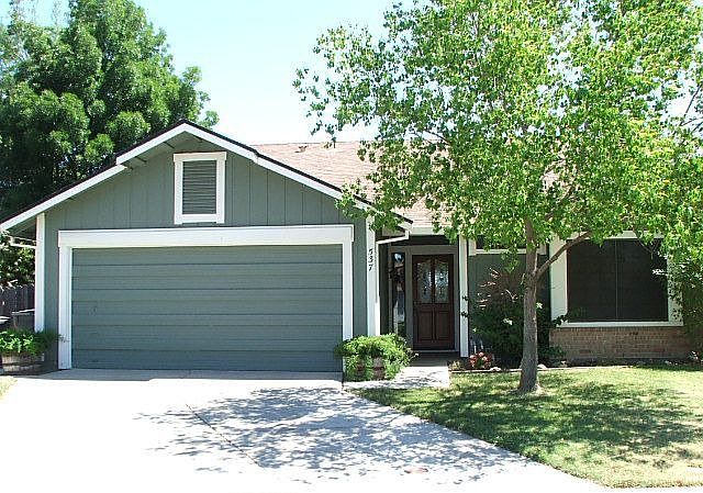 1st image of 537 Edwards Cir