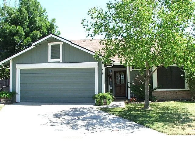 537 Edwards Cir photo 1