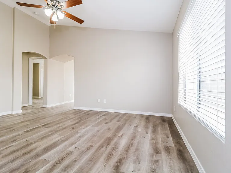12234 N 121st Ln — Photo 5