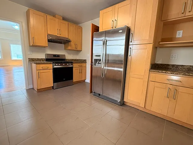 2840 Greenwich St — Photo 1