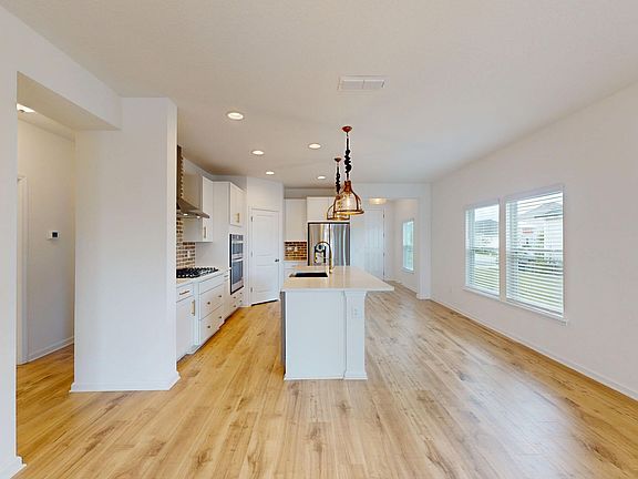 5th image of 637 Stargaze Ln