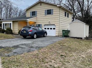 5 Korleen Ct, Edison, NJ 08817