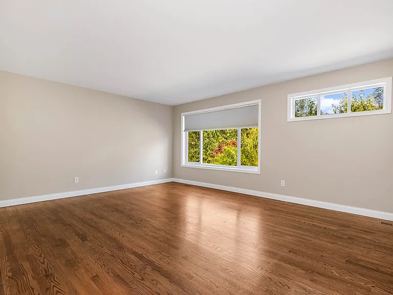 24923 NE 3rd Pl — Photo 12
