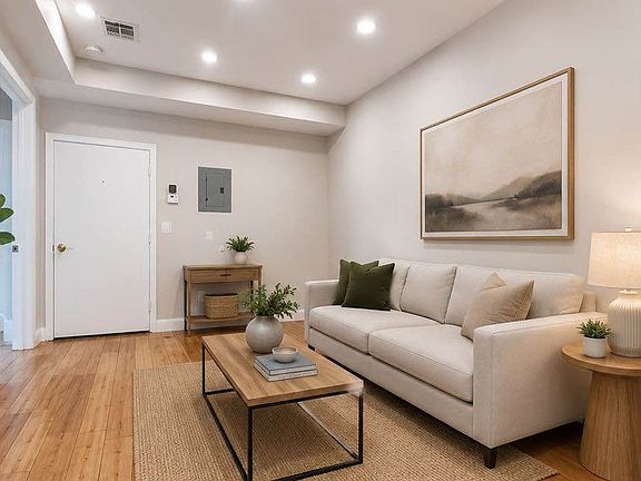 3rd image of 546 Chauncey St APT 2