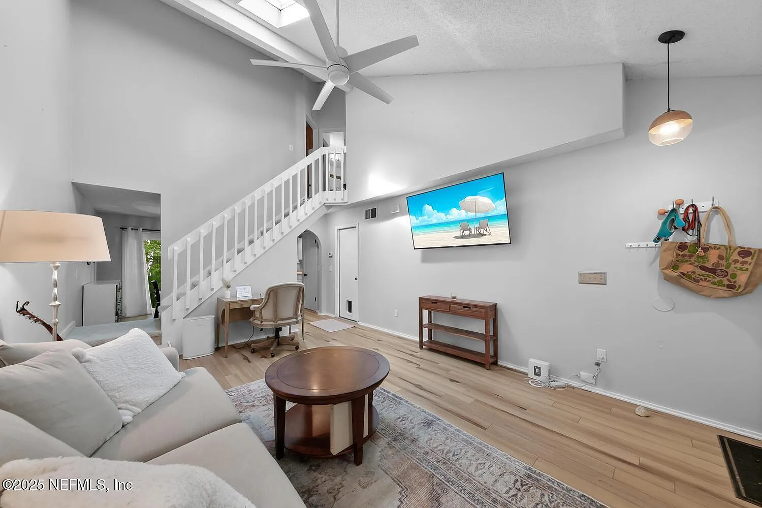 2 bed, 1.5 bath, 997 sqft, $1,650 — Photo 4