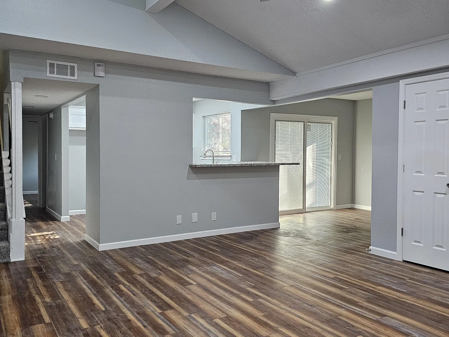3 bed, 1436 sqft, $1,300 — Photo 1