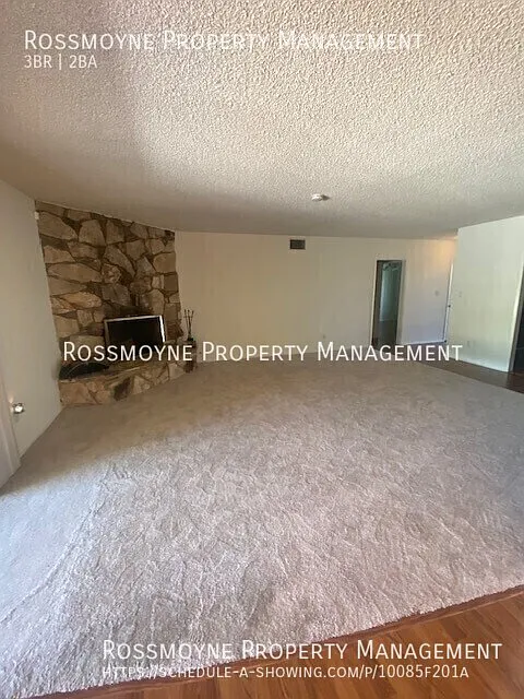 Building Photo - 12913 Strathern St