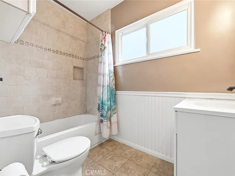 6266 N Muscatel Ave — Photo 12