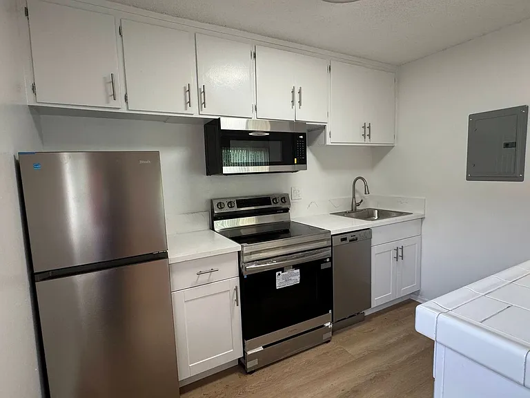 20353 Saticoy St — Photo 17
