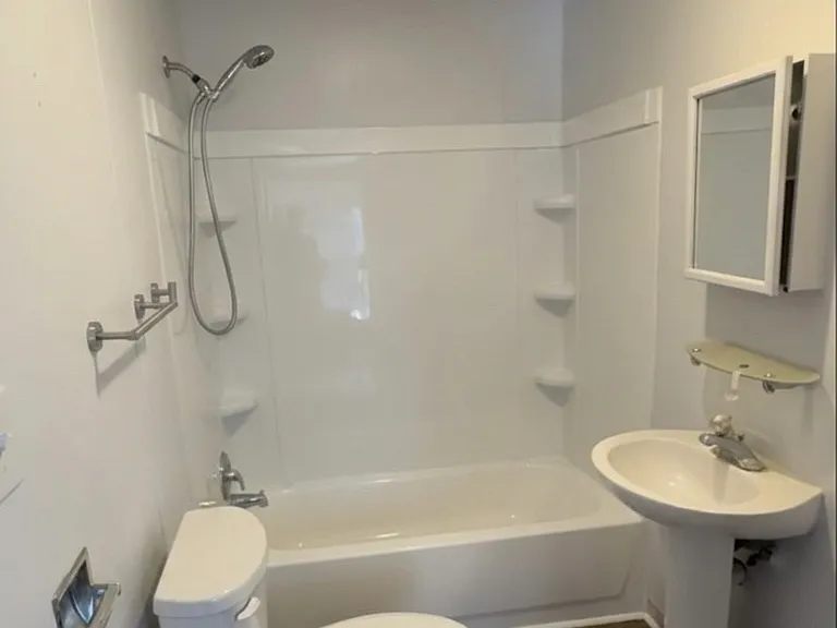 425 Liberty St — Photo 5