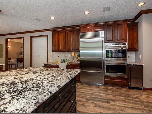 5th image of 1739 Royal Oaks Cir