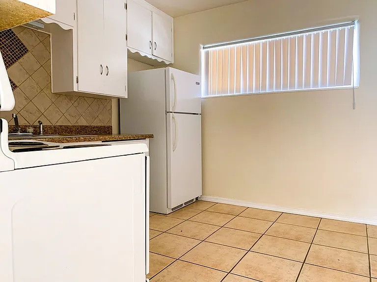 200-206 San Pablo St NE — Photo 5
