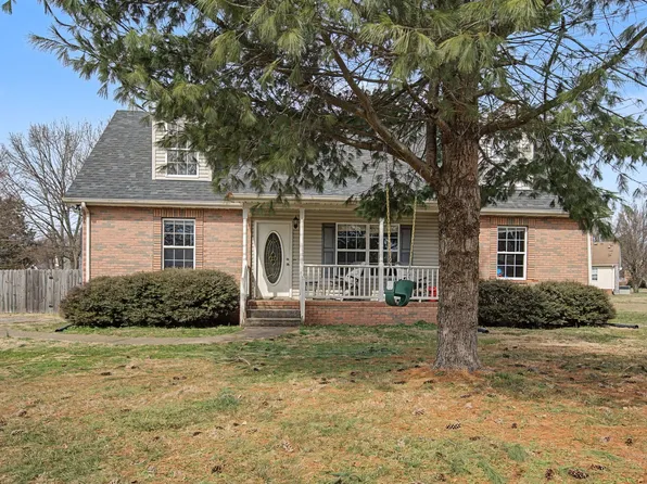 105 Cora St, Portland, TN 37148