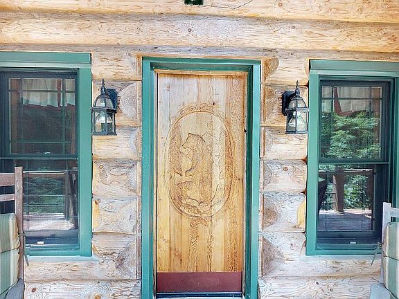 carving by Pete Ryan