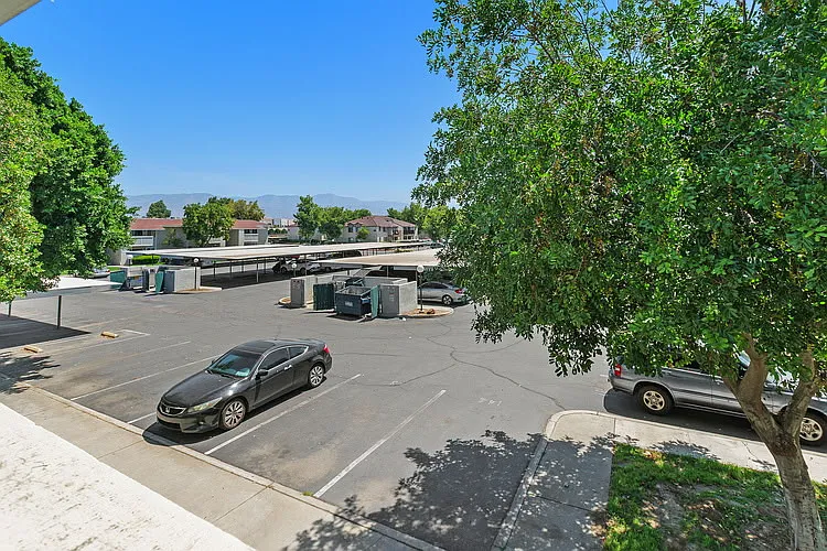 2 bed, 994 sqft, $1,900 — Photo 4