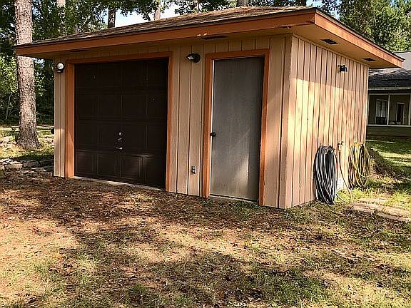 5th image of 2212 Gilleys Pt