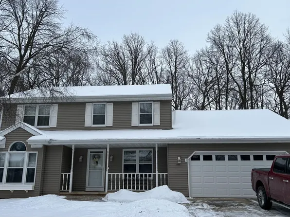 1600 Deerfield Dr, Oshkosh, WI 54904