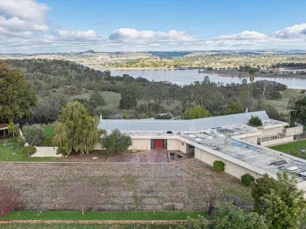 10497 Crystal Dr, Wallace, CA 95254