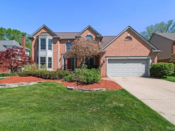 901 Brahms Ct, Troy, MI 48085