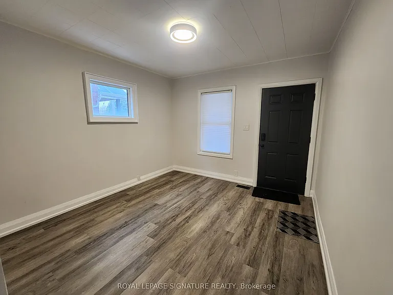 731 Saint Antoine St — Photo 22