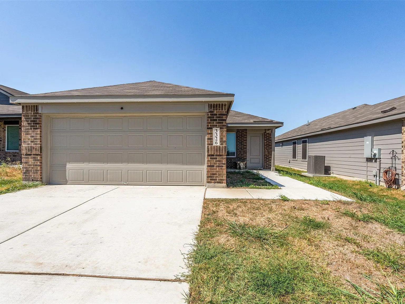 3 bed, 2.0 bath, 1266 sqft, $1,595 — Photo 2