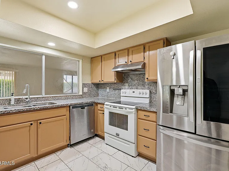 4731 W Paradise Ln — Photo 14