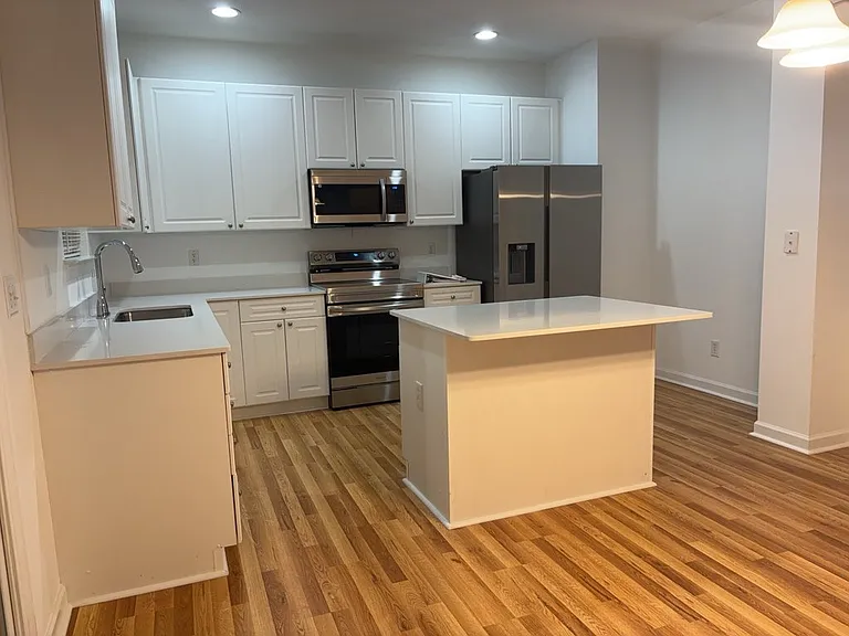 1544 Oxborough Cir — Photo 10