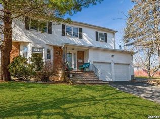 93 Beacon Hill Road, Port Washington, NY 11050