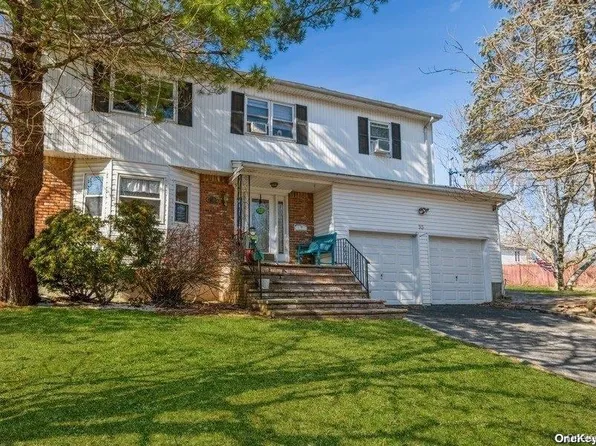 93 Beacon Hill Road, Port Washington, NY 11050